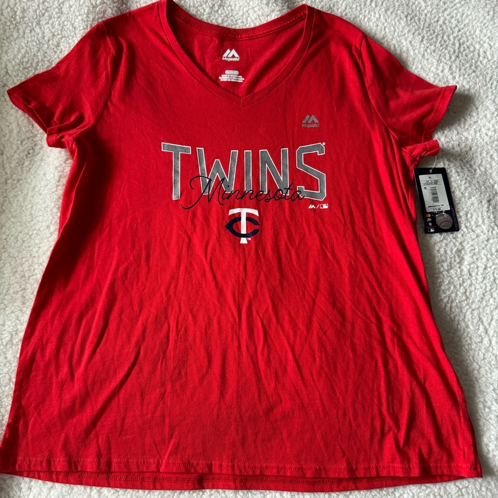 Brand new with tag Majestic Twins Minnesota top